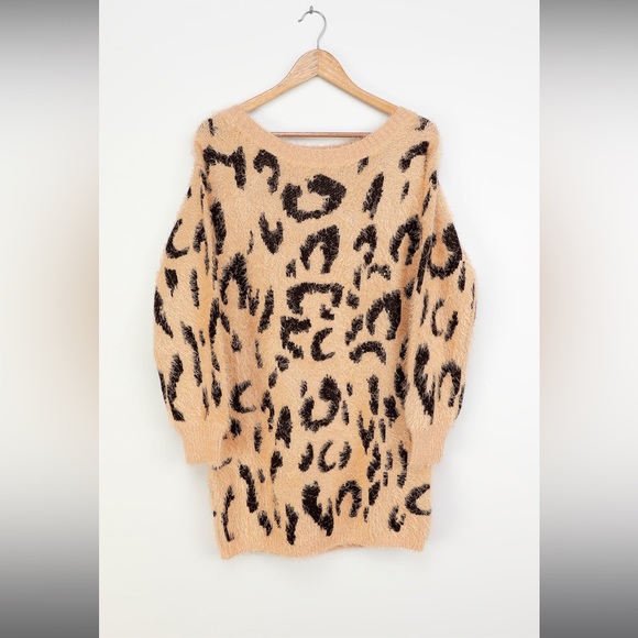 Lulu’s leopard sweater dress - Picture 4 of 5